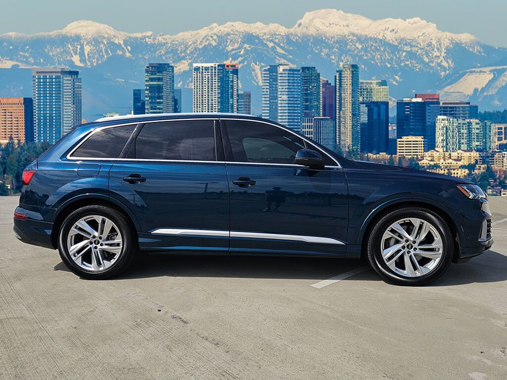 2022 Audi Q7 55 Prestige photo 8