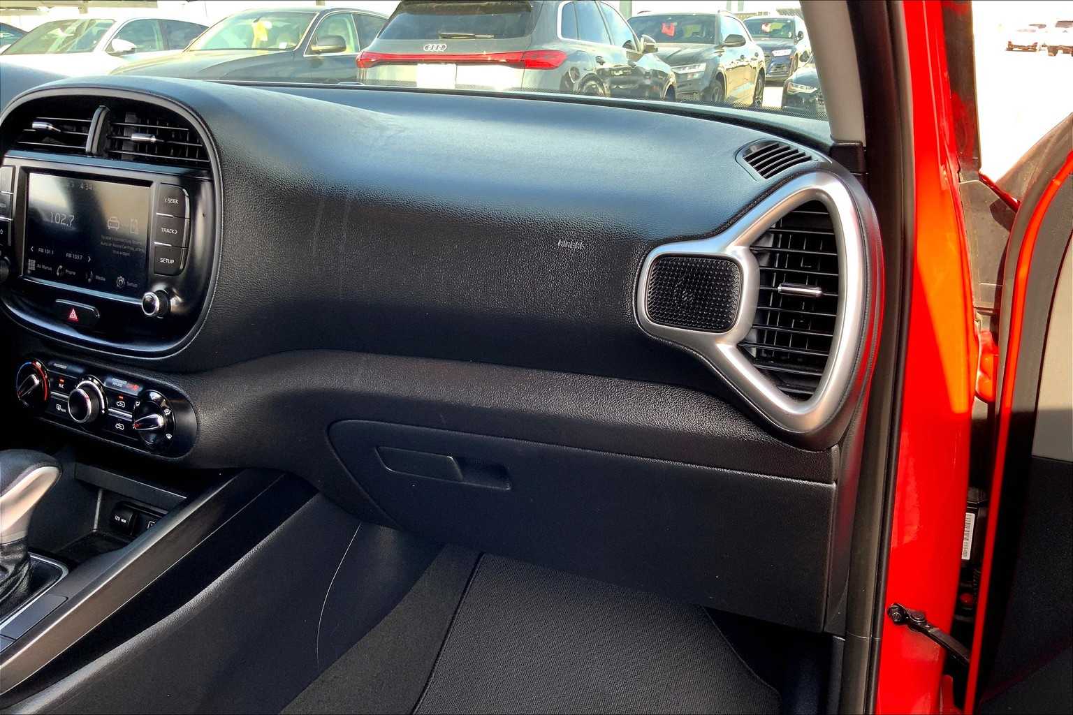 2023 Kia Soul LX photo 17
