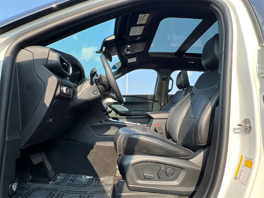 2022 Ford Explorer ST photo 29