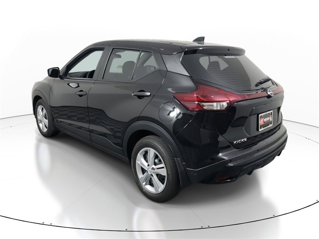 2024 Nissan Kicks S photo 3