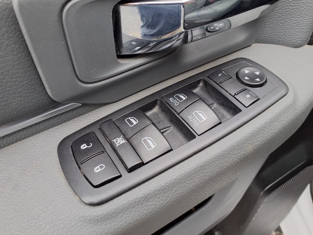 2020 Ram 1500 Classic SLT photo 8