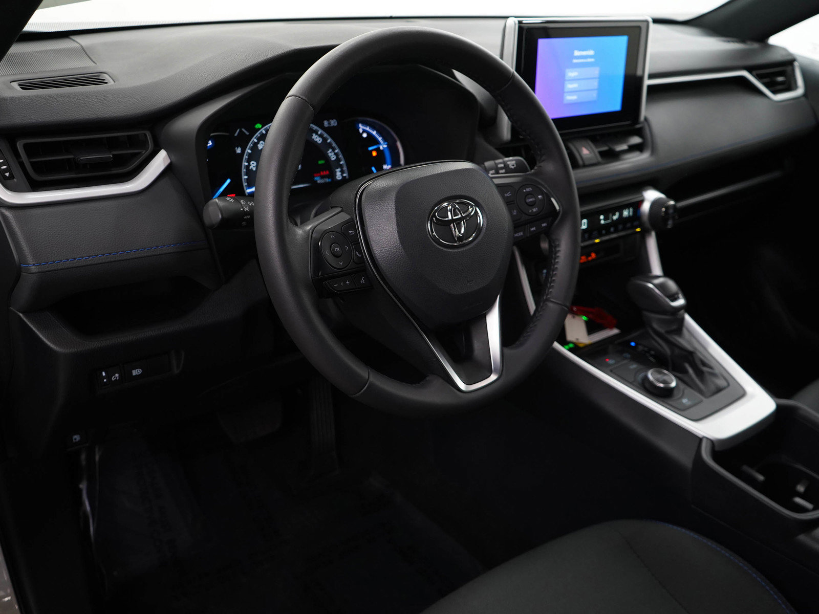 2024 Toyota RAV4 Hybrid SE photo 14