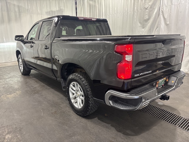 2021 Chevrolet Silverado 1500 LT photo 3