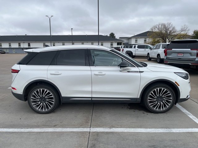 2022 Lincoln Corsair Reserve photo 2