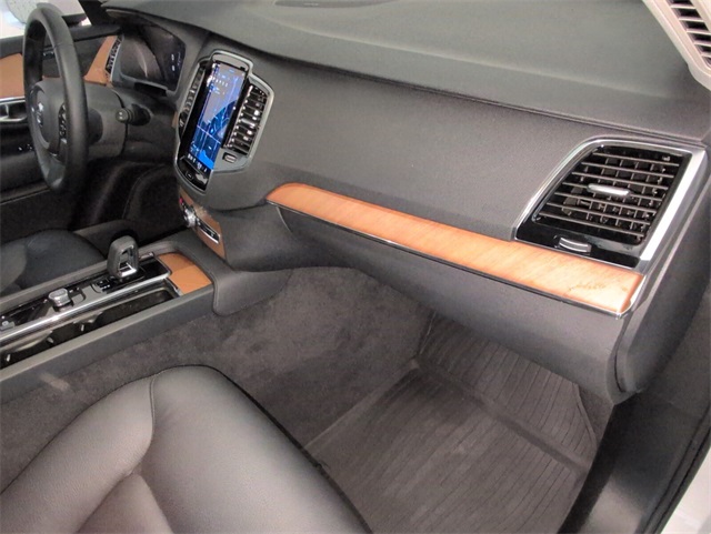 2024 Volvo XC90 Plus photo 15