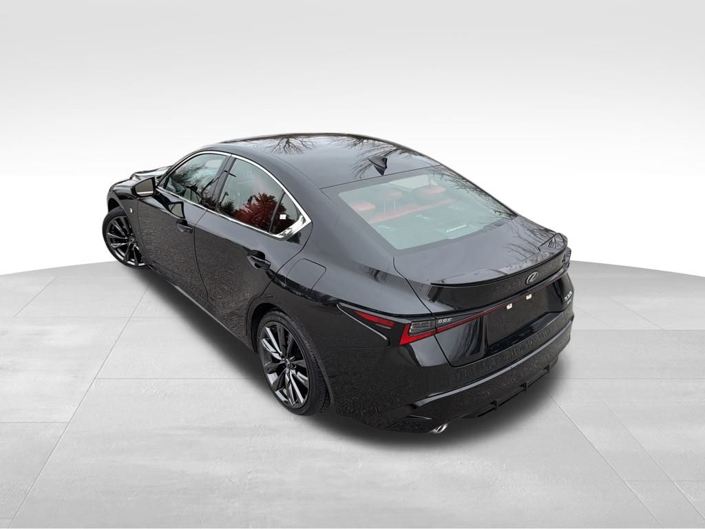 2023 Lexus IS 350 F SPORT photo 4