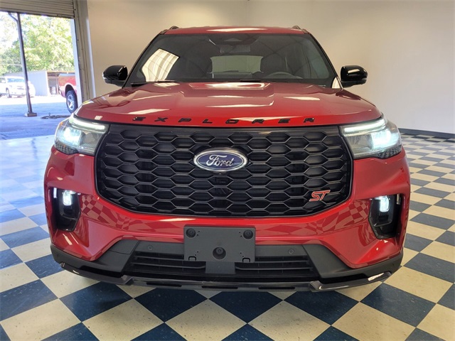 2025 Ford Explorer ST photo 2