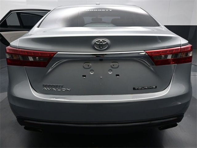 2016 Toyota Avalon Touring photo 11