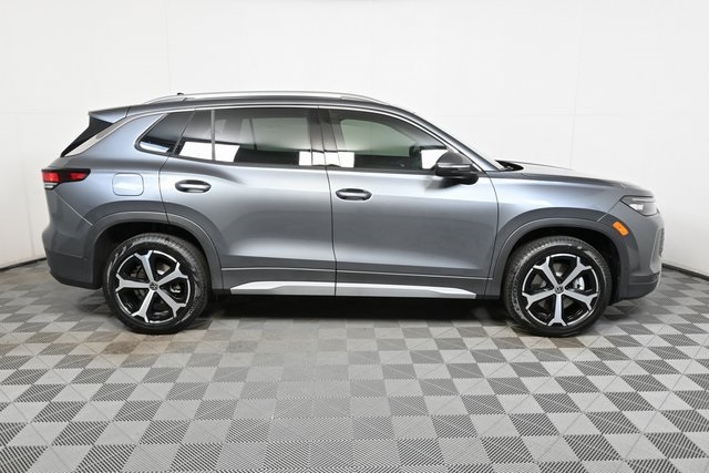 2025 Volkswagen Tiguan SE photo 25