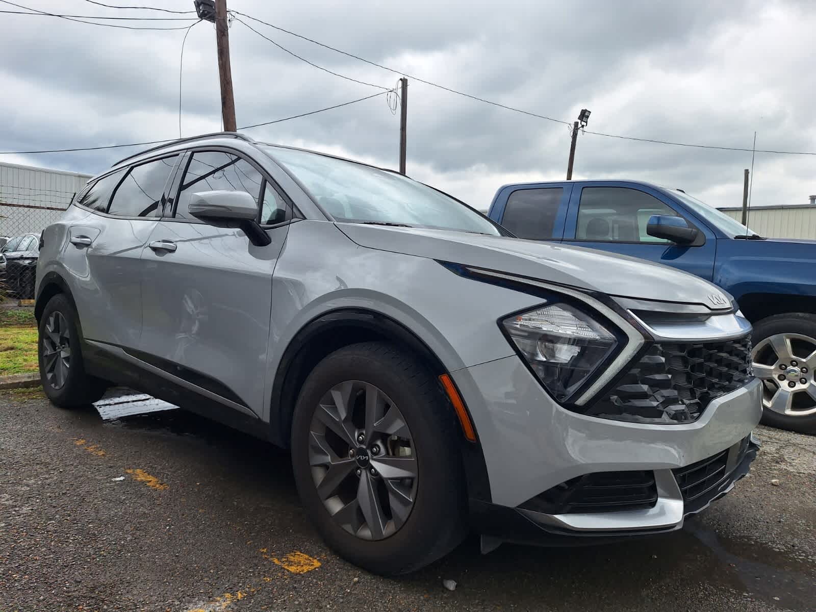 2023 Kia Sportage SX photo 2