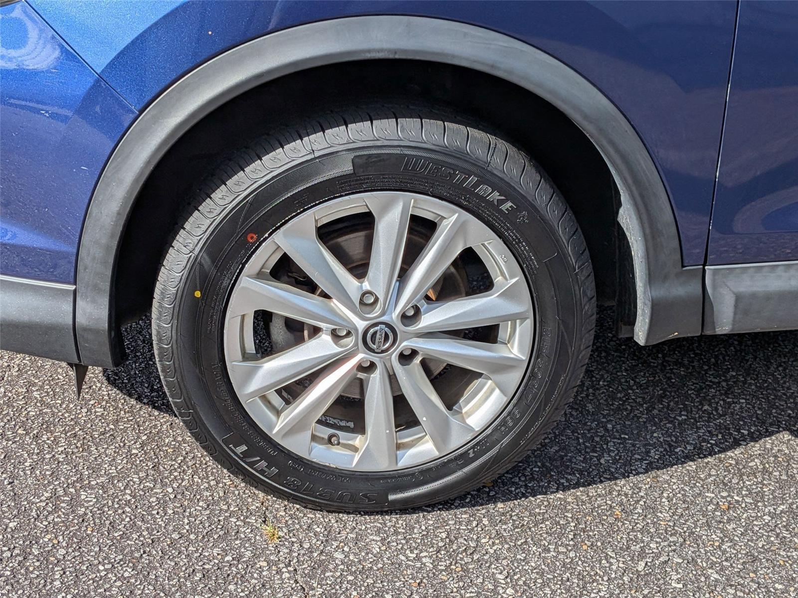 2019 Nissan Rogue Sport S photo 9