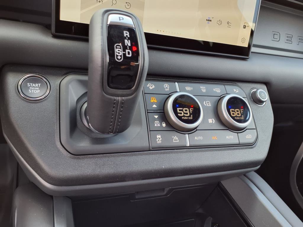 2025 Land Rover Defender 110 X-Dynamic SE photo 17