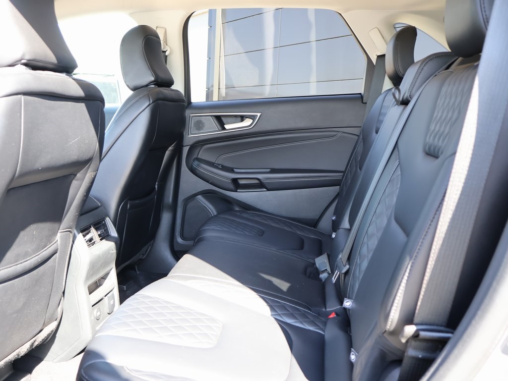 2024 Ford Edge Titanium photo 18