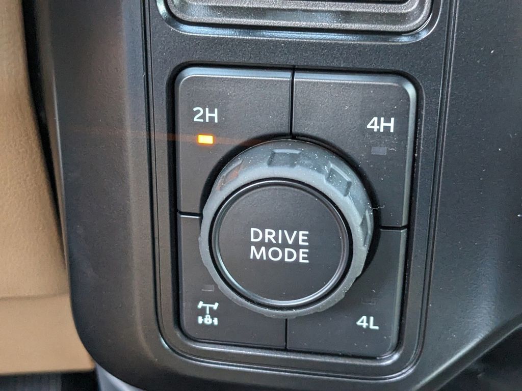2025 Ford F-350 Lariat photo 25