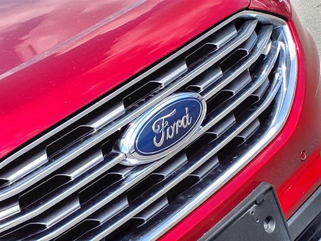 2024 Ford Edge Titanium photo 28
