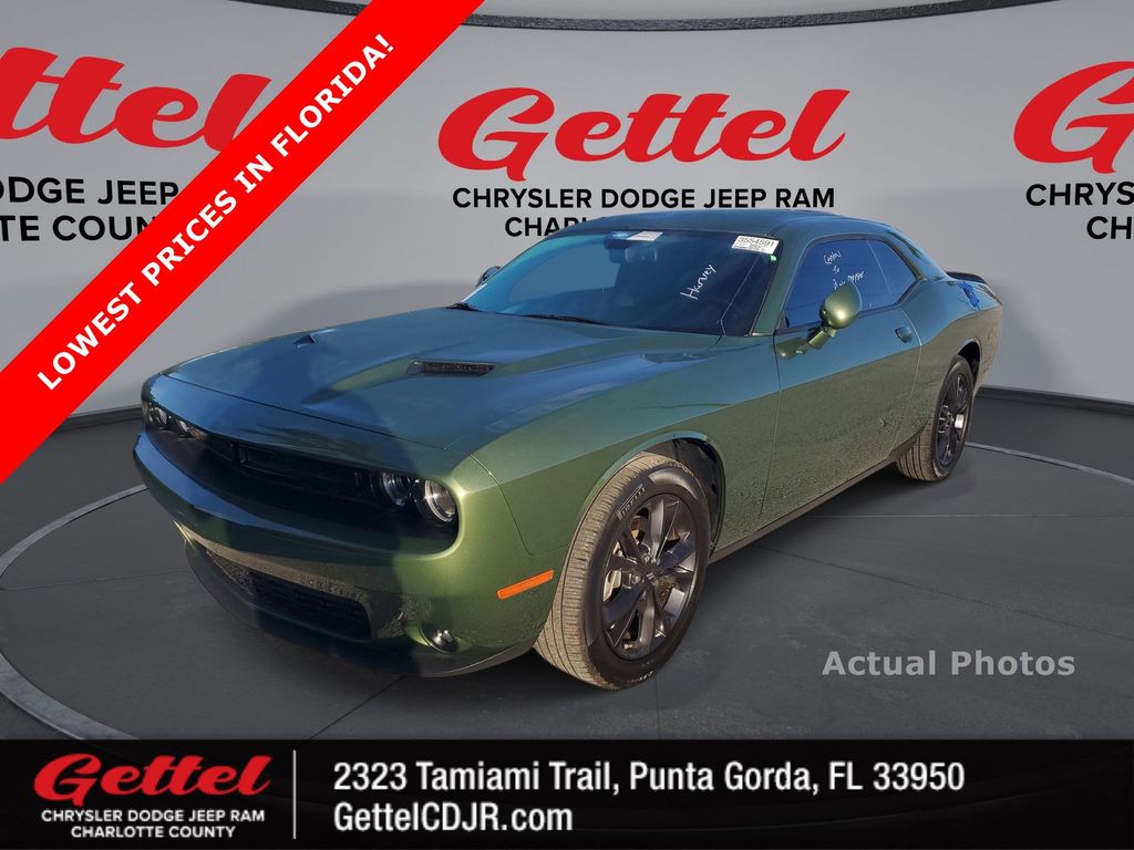 2023 Dodge Challenger SXT's photo