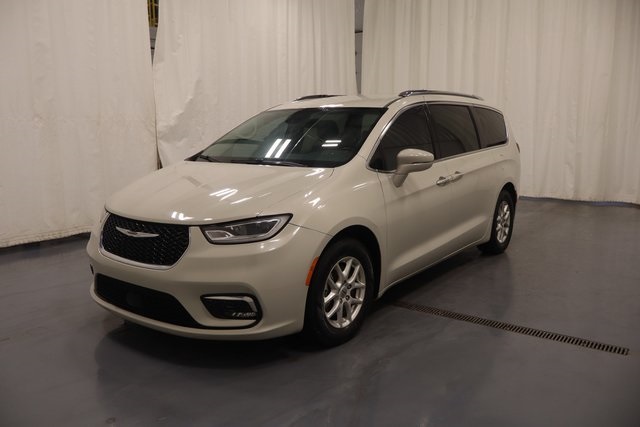 2021 Chrysler Pacifica Touring L photo 4