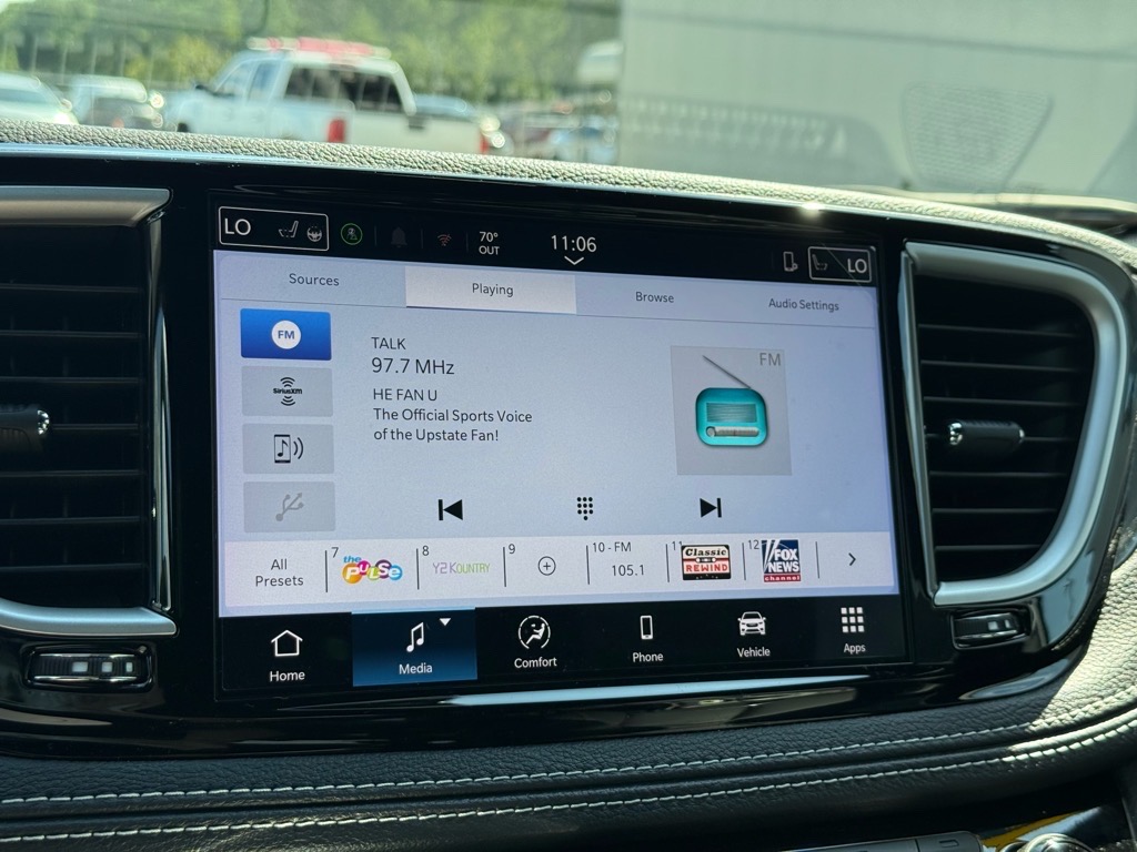 2025 Chrysler Pacifica photo 15