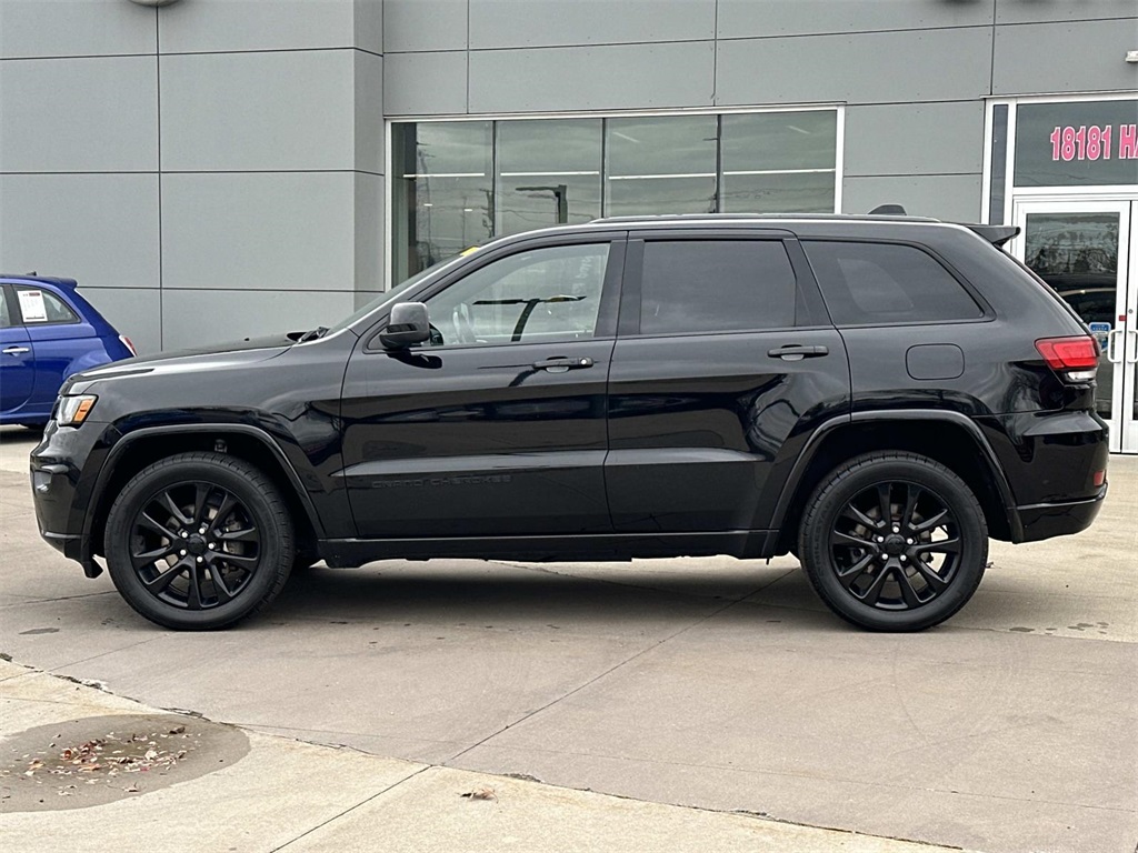 2020 Jeep Grand Cherokee Altitude photo 2