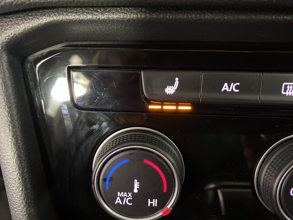 2023 Volkswagen Taos SE photo 4