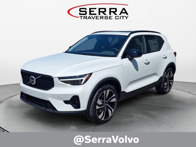 2025 Volvo XC40