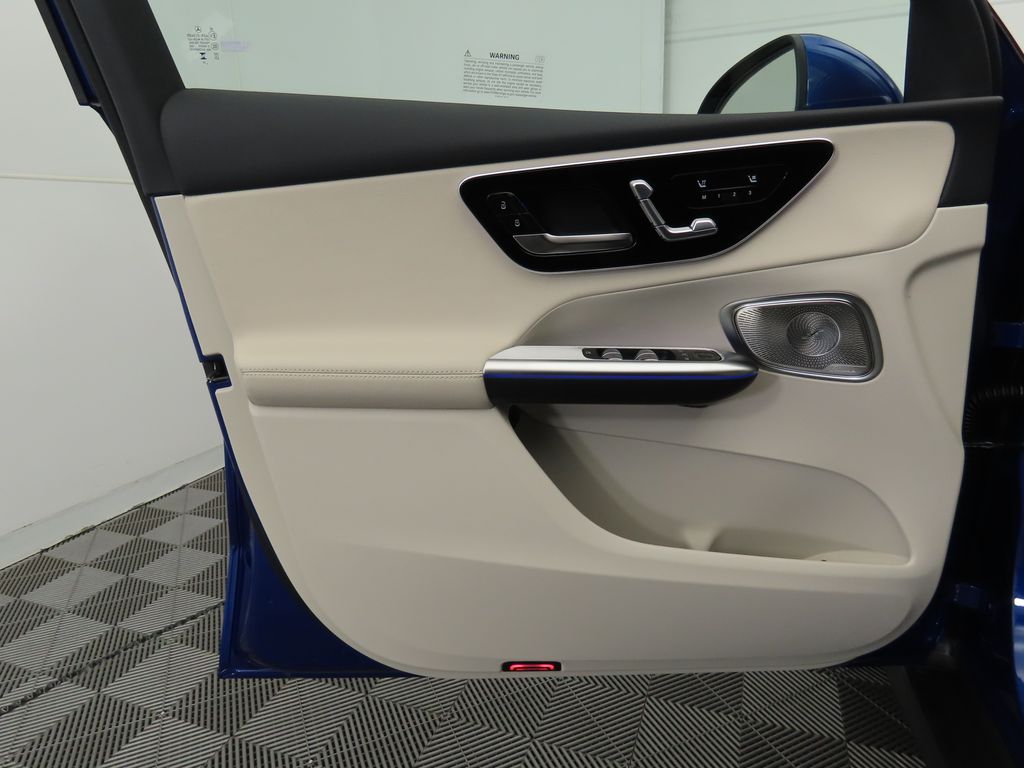 2026 Mercedes Benz GLC 300 4MATIC photo 24