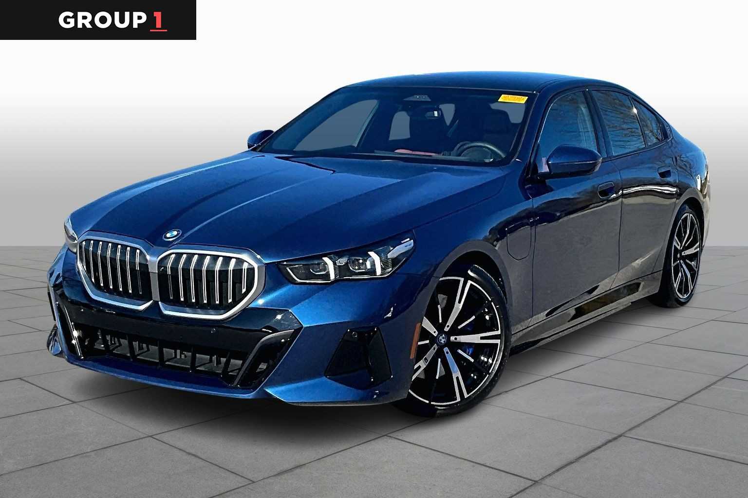 2025 BMW 5 Series 550e's photo