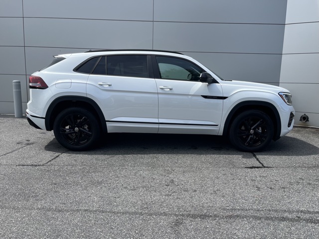 2025 Volkswagen Atlas Cross Sport SEL R-Line photo 25