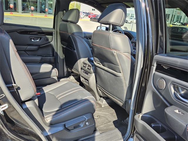 2025 Honda Pilot TrailSport photo 17