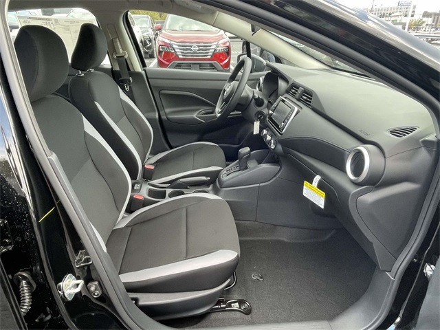 2025 Nissan Versa 1.6 S photo 16