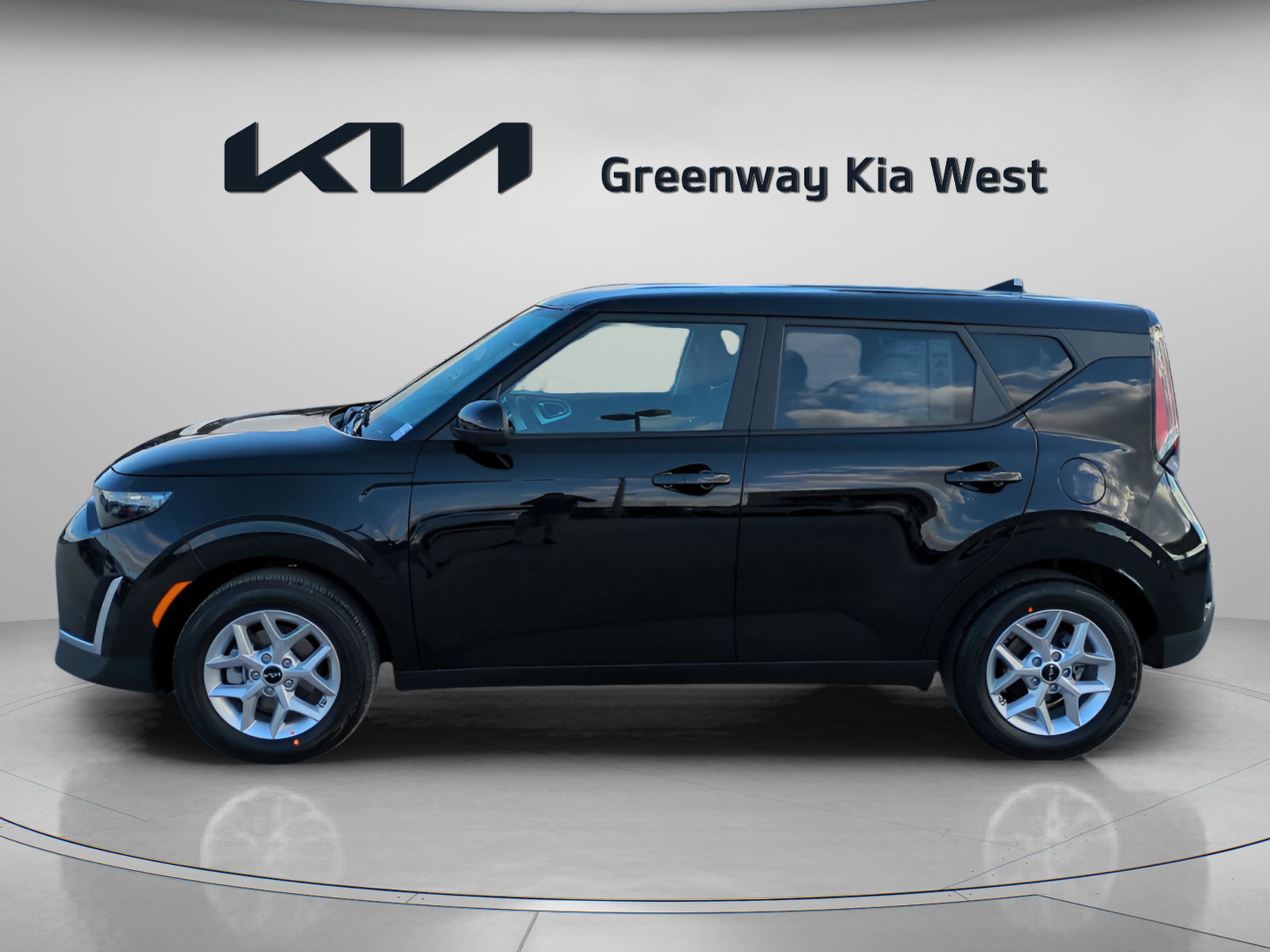 2025 Kia Soul LX photo 4
