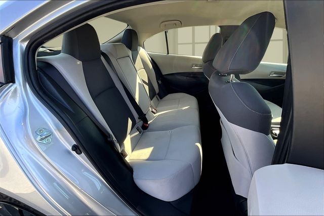 2021 Toyota Corolla LE photo 16