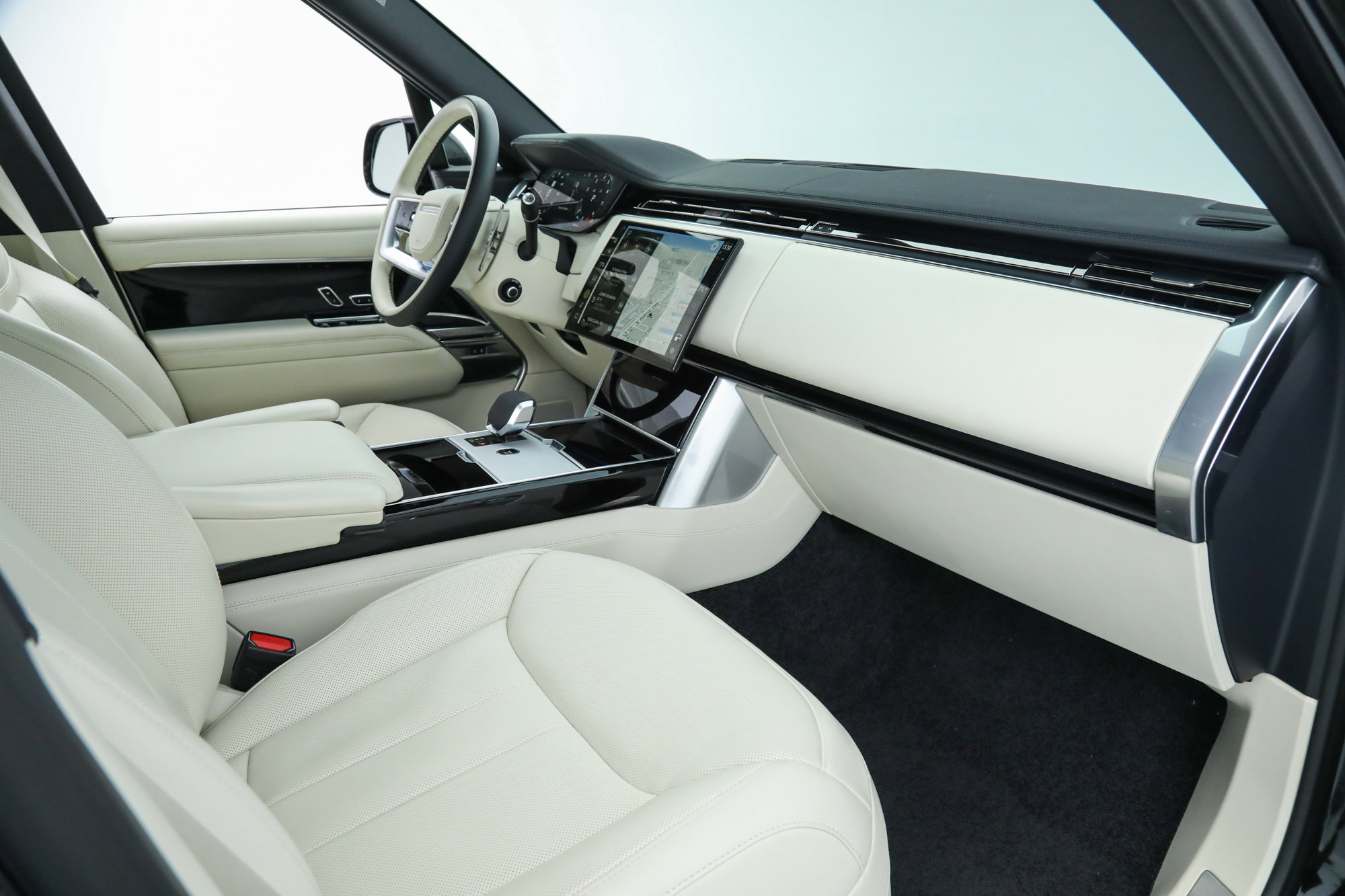 2024 Land Rover Range Rover SE photo 20