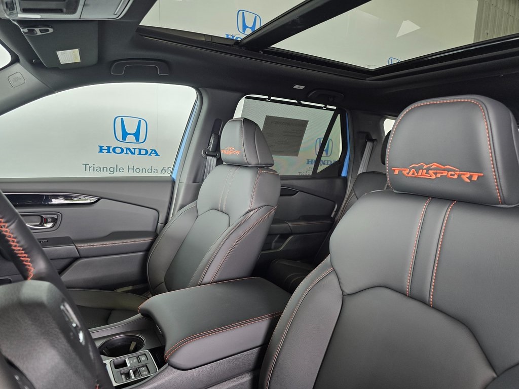 2025 Honda Pilot TrailSport photo 13