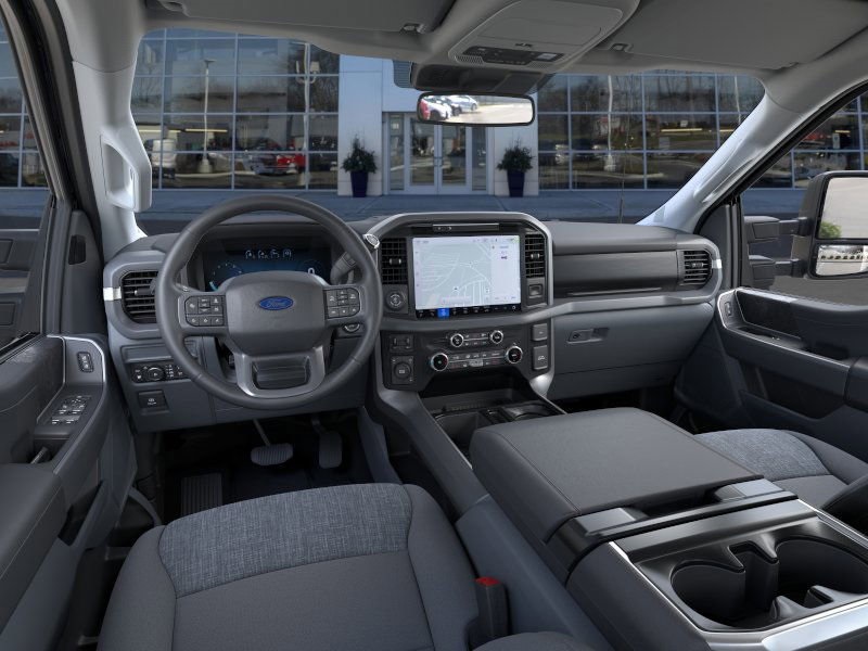 2025 Ford F-150 XLT photo 9