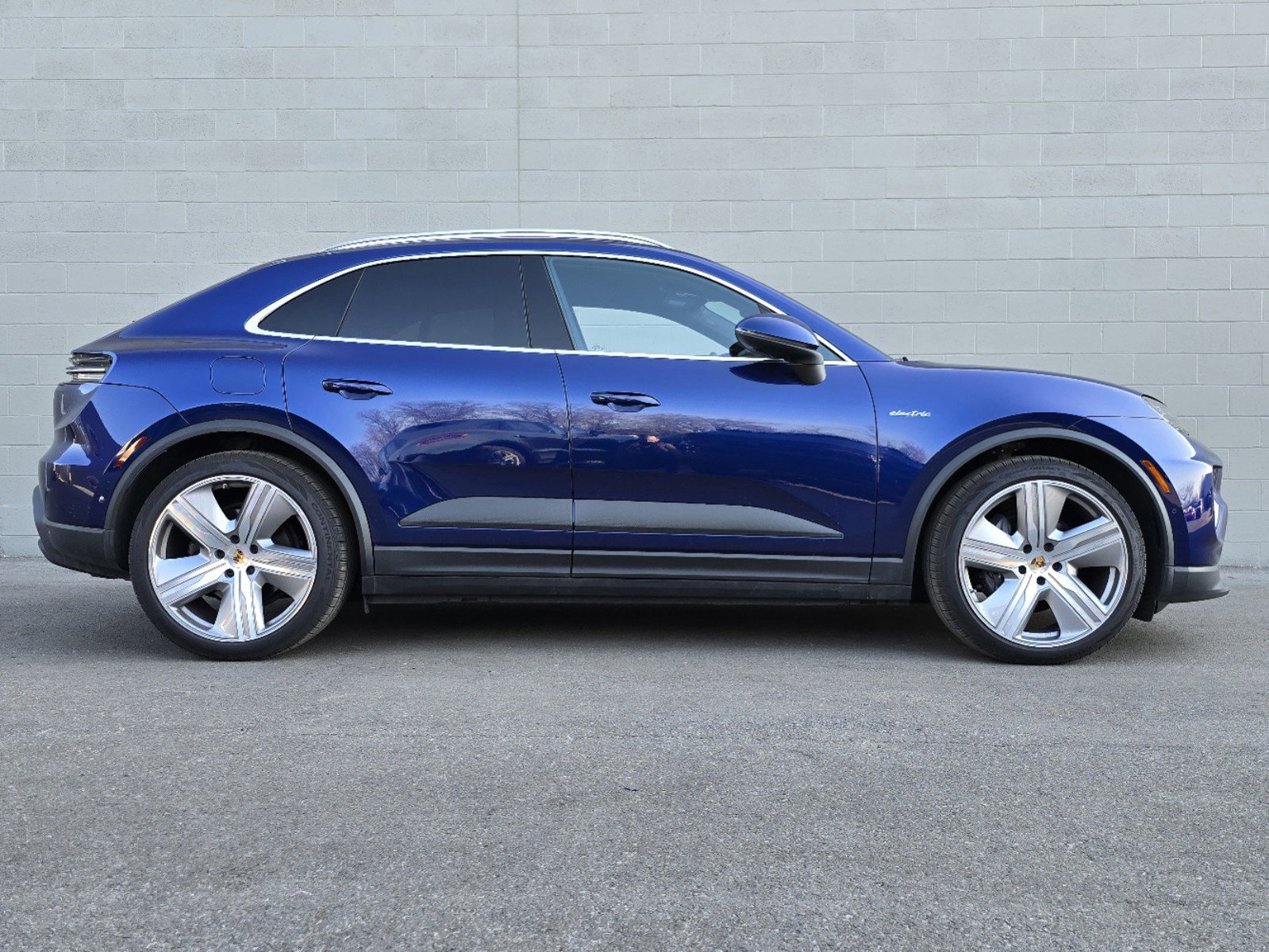 2024 Porsche Macan Electric 4 photo 10