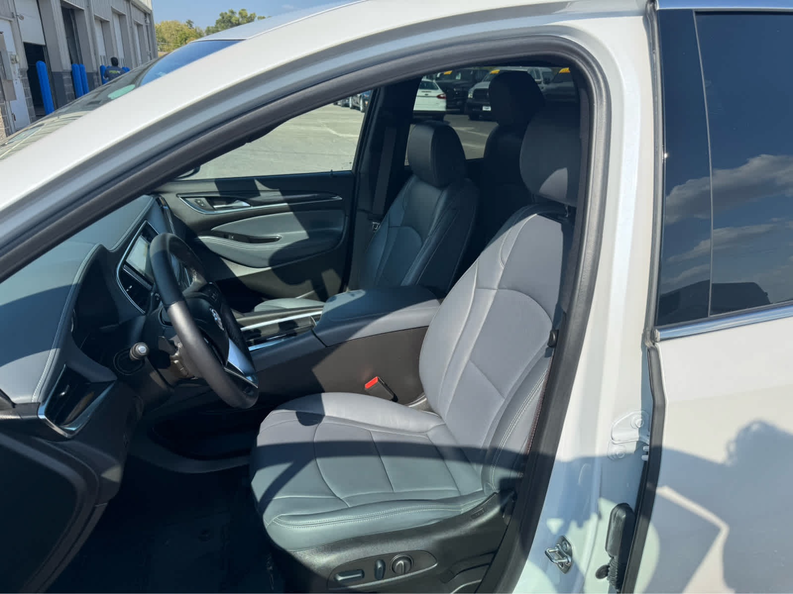 2024 Buick Enclave Essence photo 10