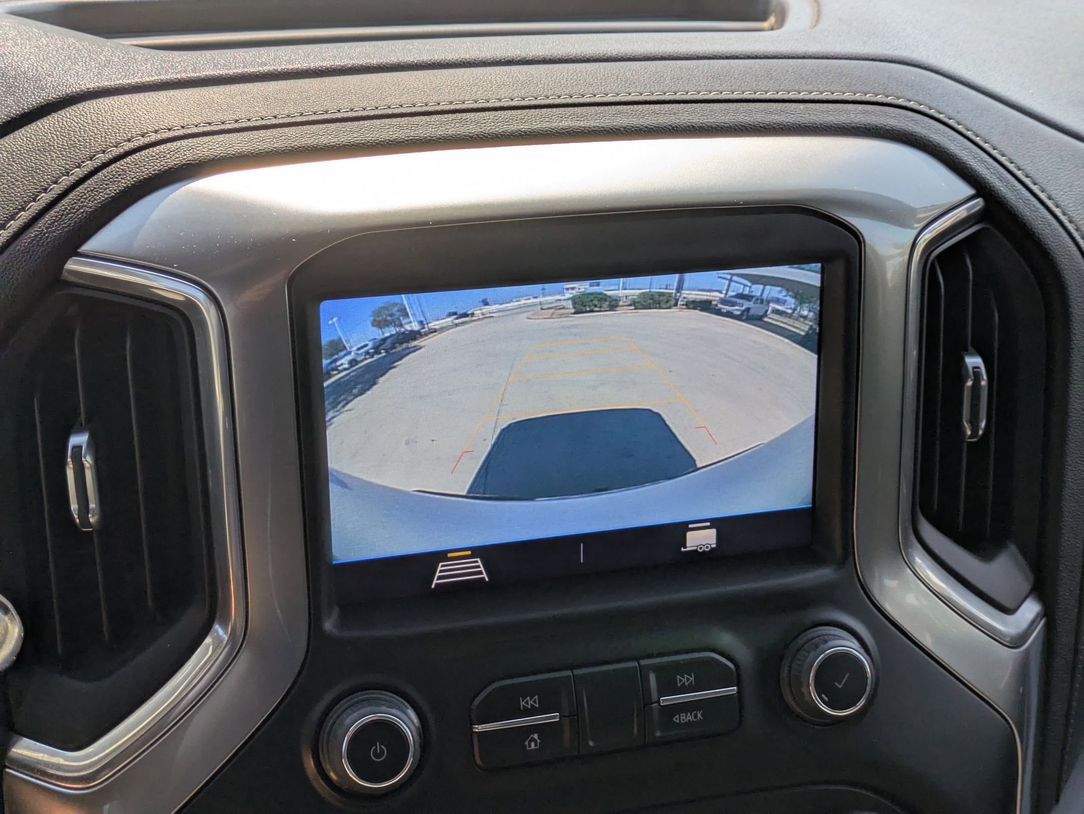 2021 Chevrolet Silverado 1500 LT photo 18