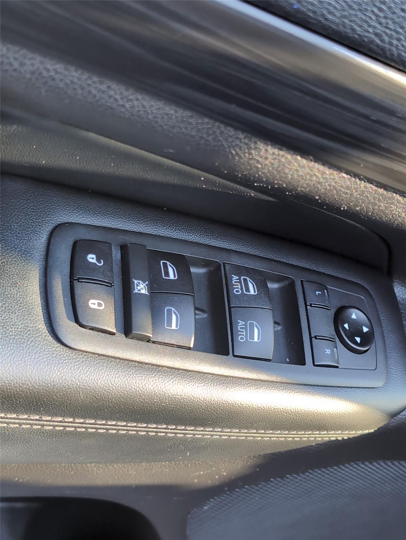2020 Jeep Grand Cherokee Altitude photo 9
