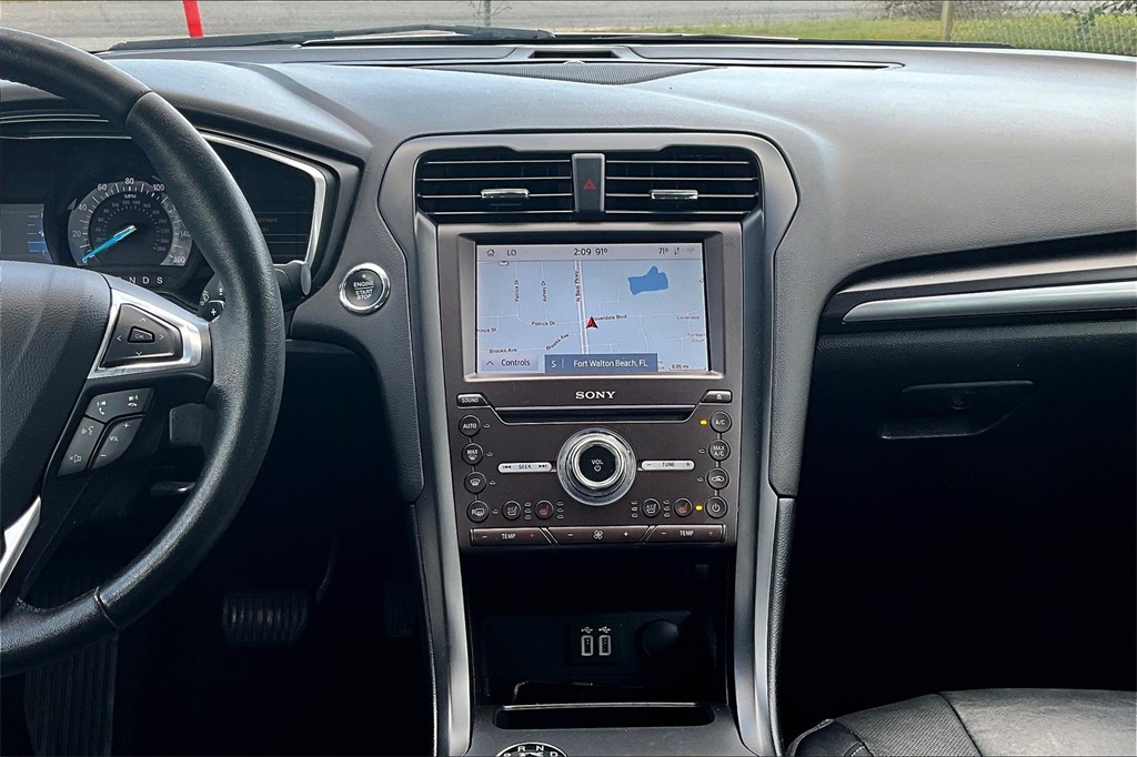 2020 Ford Fusion Titanium photo 9