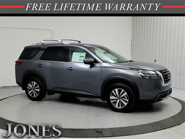 2025 Nissan Pathfinder SL's photo