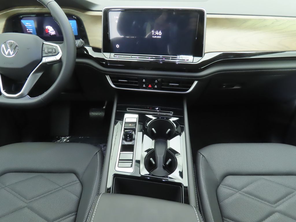 2026 Volkswagen Atlas SE Technology photo 13