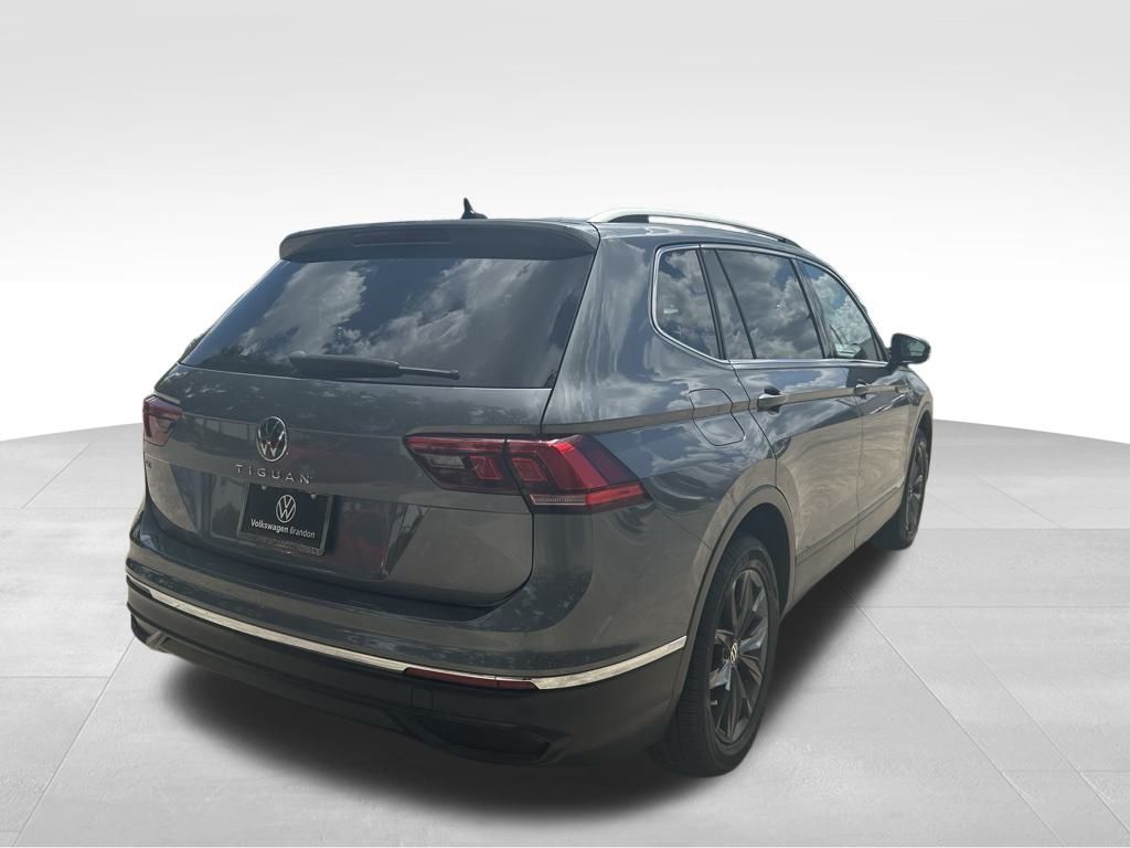 2023 Volkswagen Tiguan SE photo 2