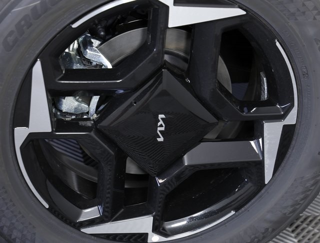 2026 Kia Sportage EX photo 2