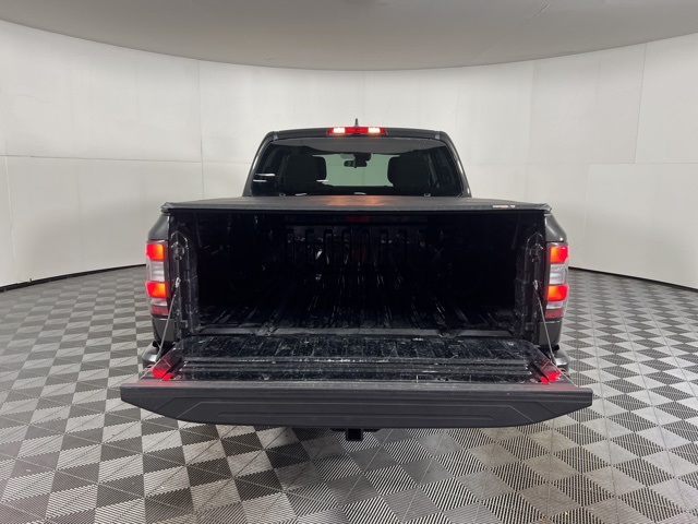 2022 Nissan Frontier S photo 12