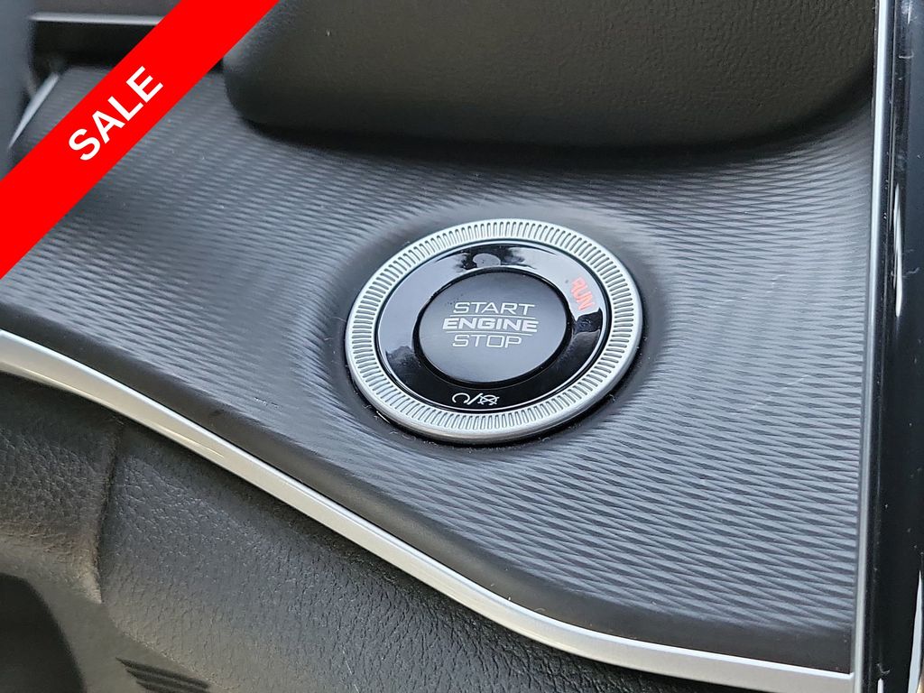 2025 Jeep Grand Cherokee Laredo Altitude photo 37