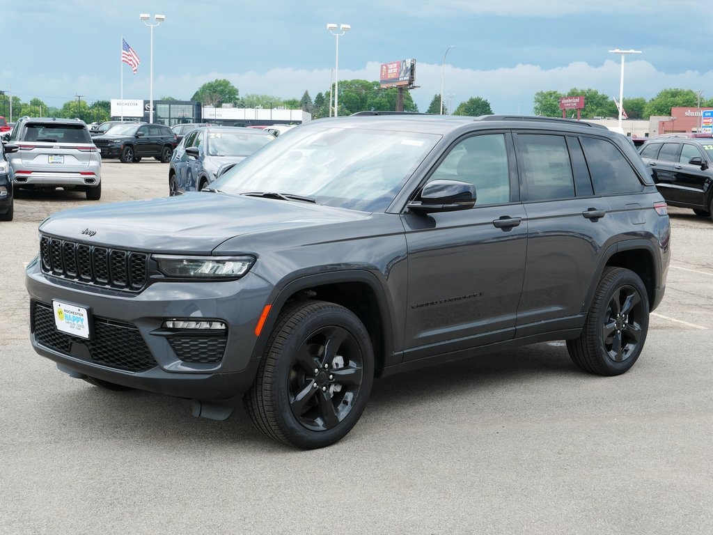 2025 Jeep Grand Cherokee Limited photo 3