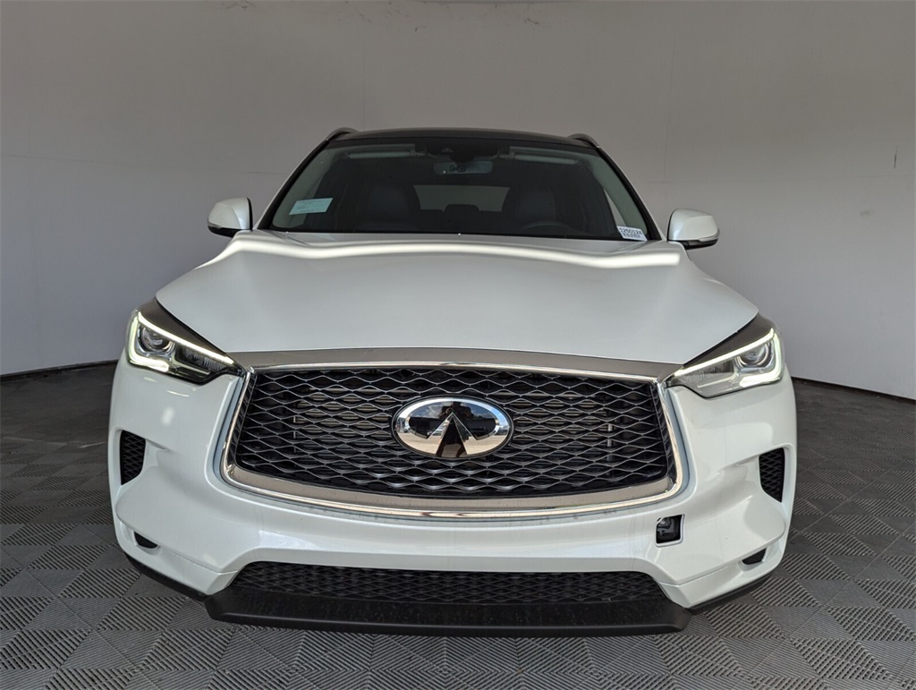 2025 Infiniti QX50 Luxe AWD photo 3