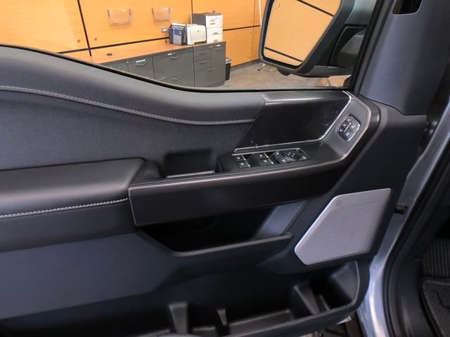 2025 Ford F-150 Lariat photo 12