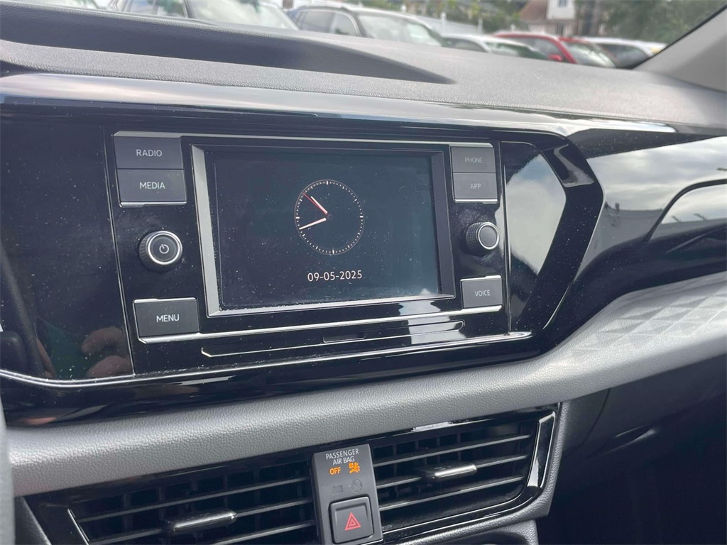 2022 Volkswagen Taos S photo 19